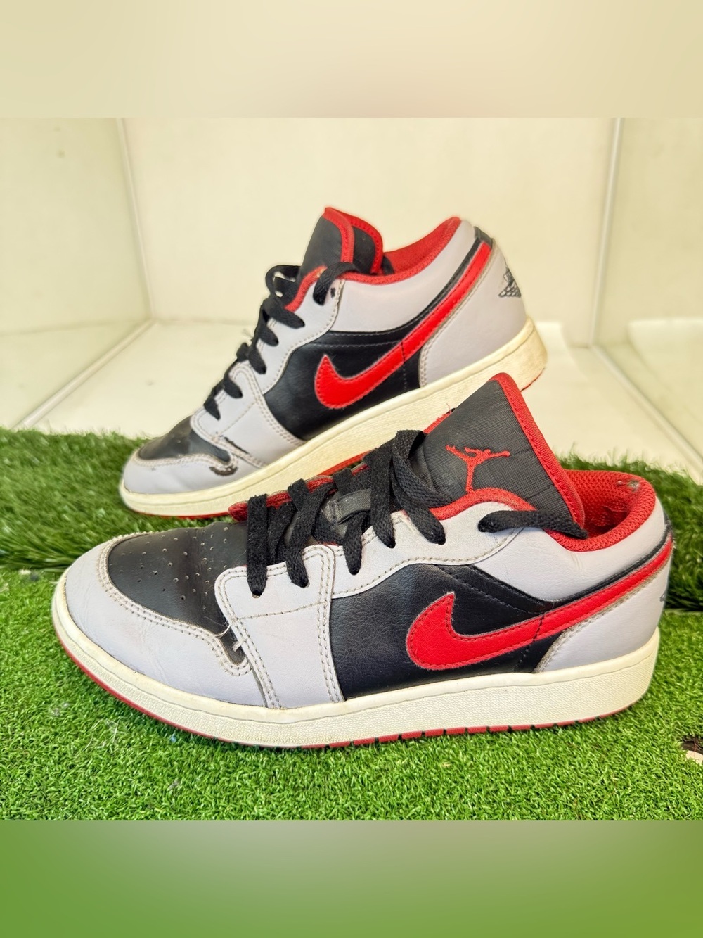Nike Air Jordan 1 Low Sz 5.5 Y